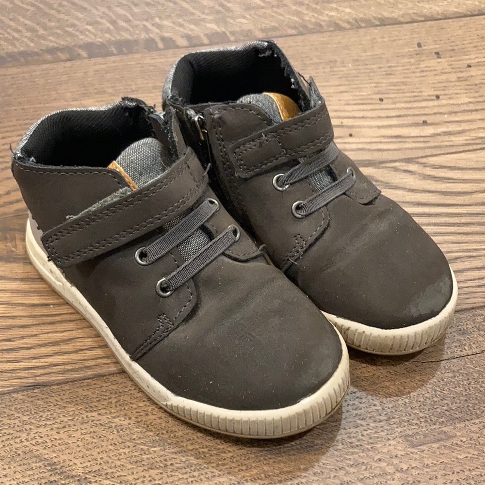 Gray Cat & Jack size 8 sneakers